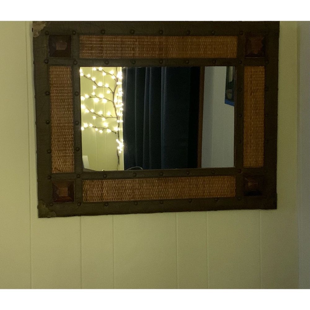 Hanging wall mirror 